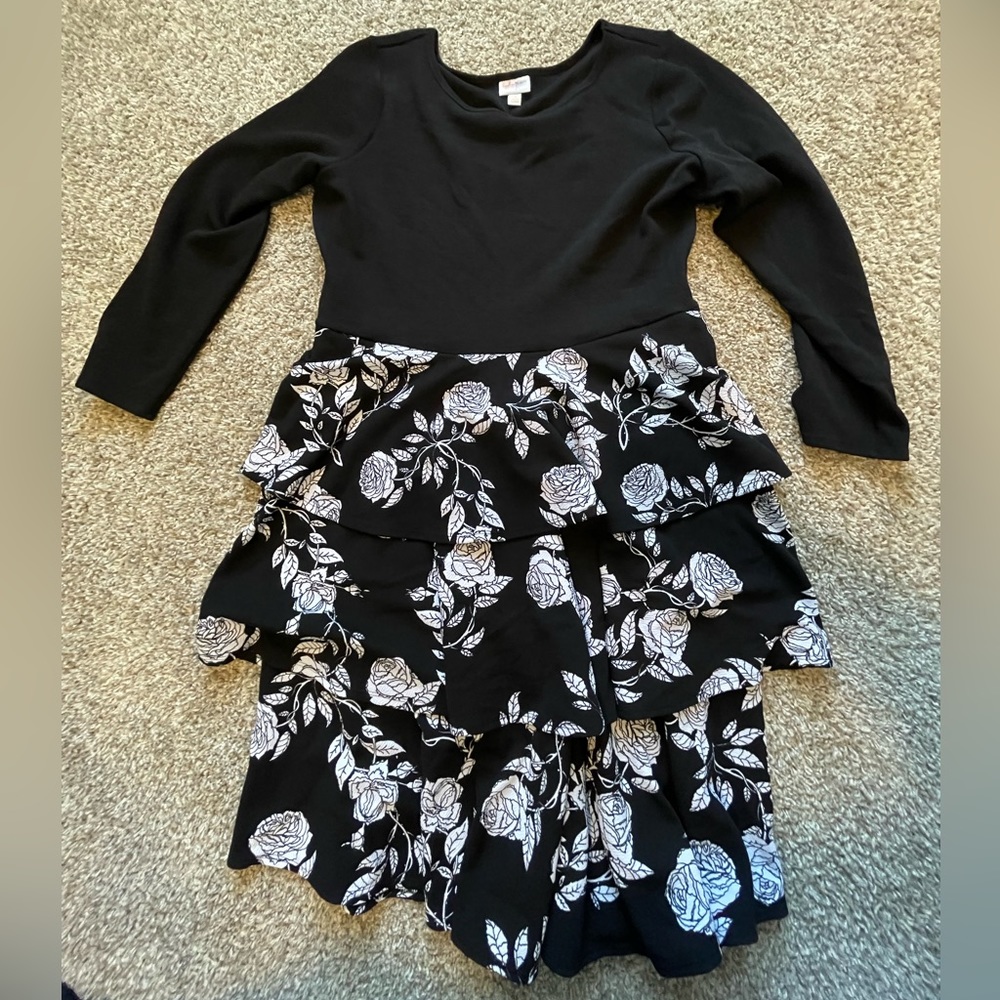 Lularoe “Georgia” dress black with white floral detail size 3XL
